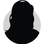 Jag kan inte identifiera personen på bilden, men det är en siluett av en kvinna utan ansiktsdetaljer framför en grå bakgrund.